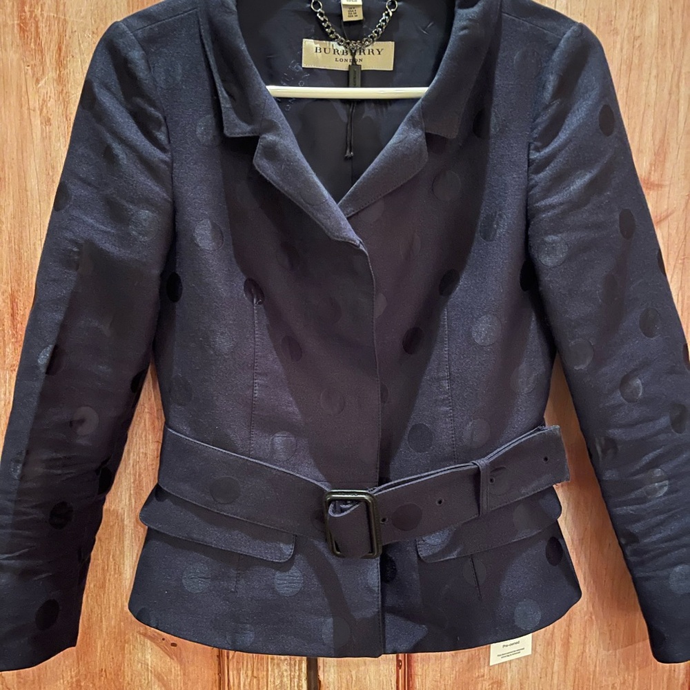 Stunning Burberry Lond evening jacket with belt - Picture 3 of 6